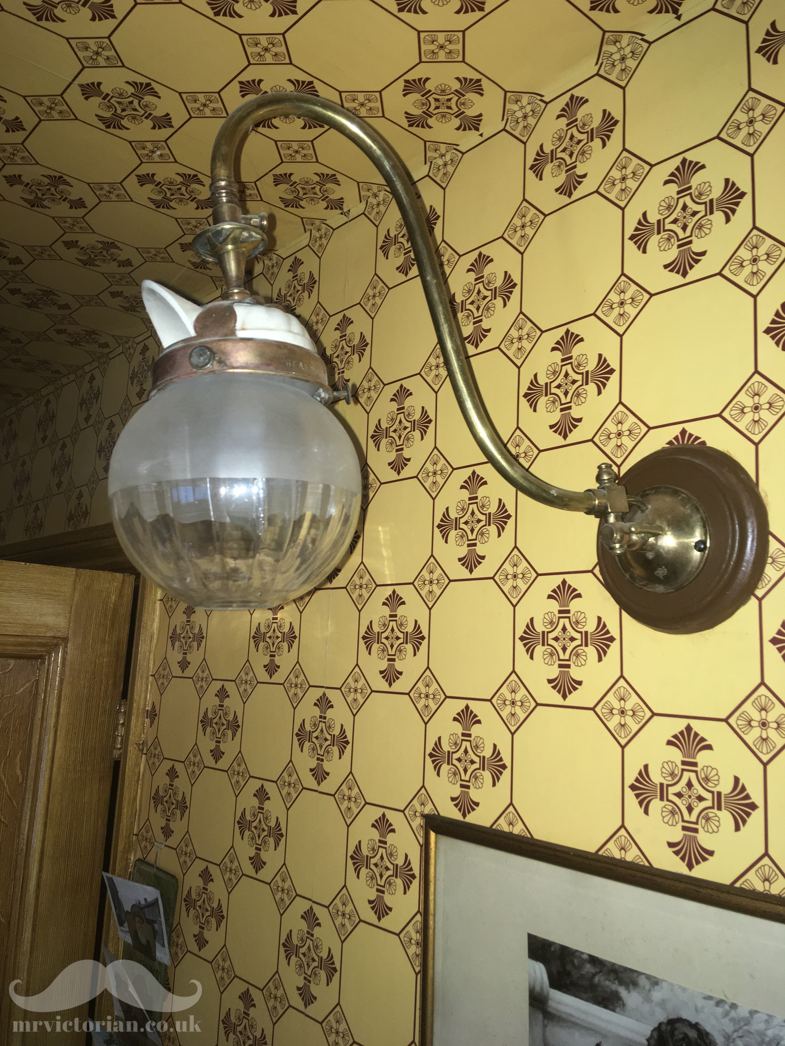 Antique lighting - Edwardian 1905 swan neck gas light lamp